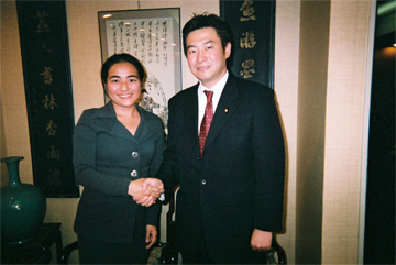 秋元司参議院議員　同い年です